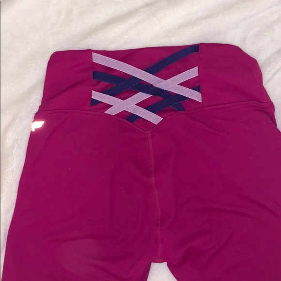 magenta leggings from fabletics - Picture 2 of 3